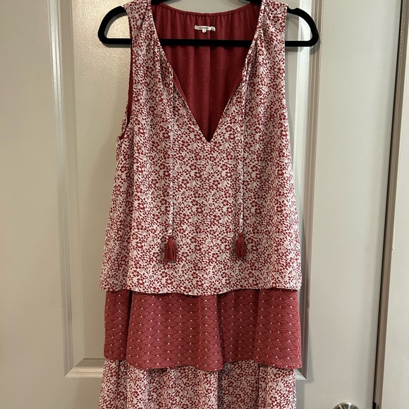 Tularosa Dresses & Skirts - Tularosa Red and White Floral Midi Dress